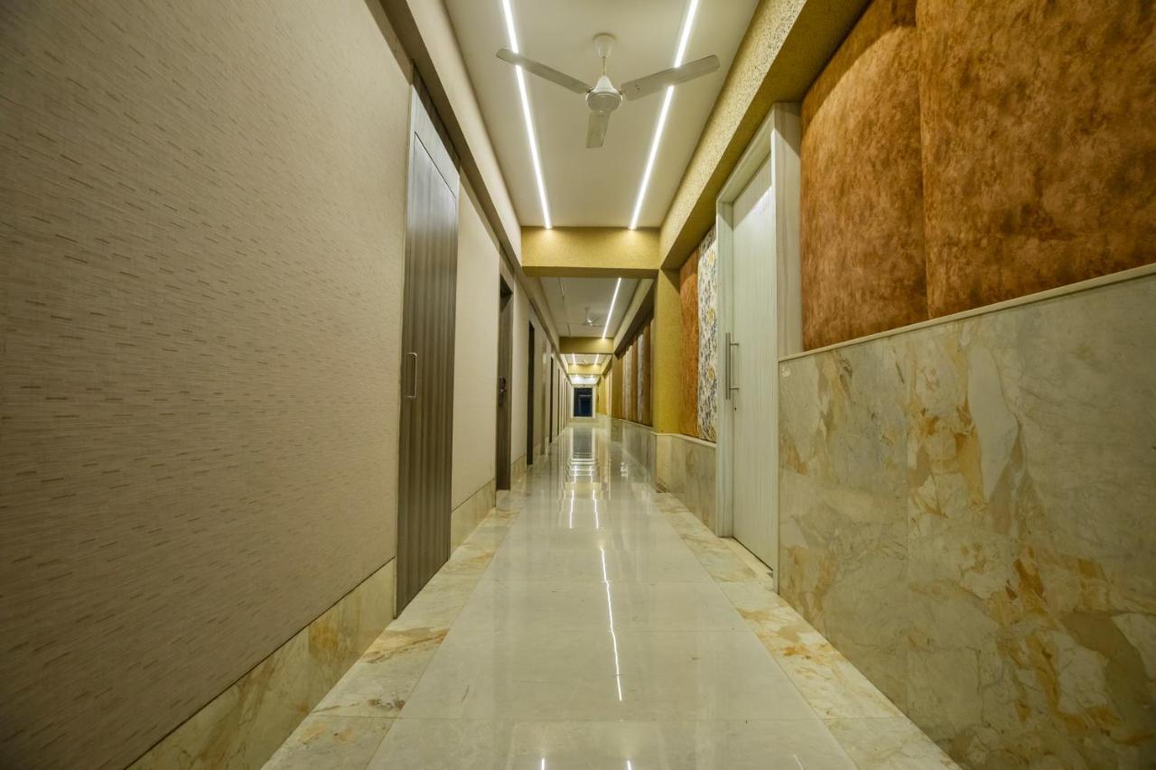 The Thane Club Exterior photo